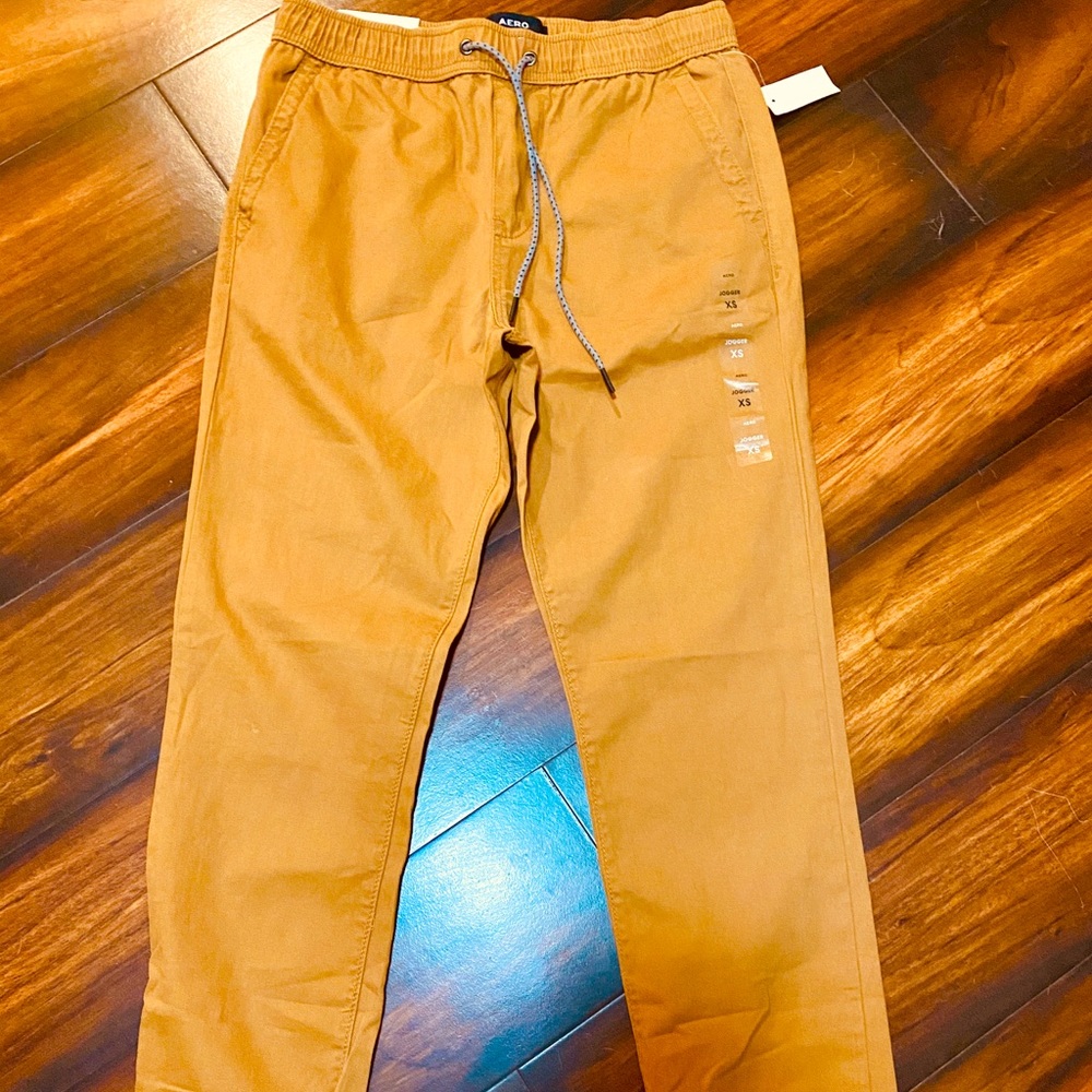 NWT AERO Joggers- XS